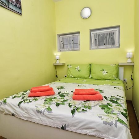 Apartments Amalia Ровинь Экстерьер фото