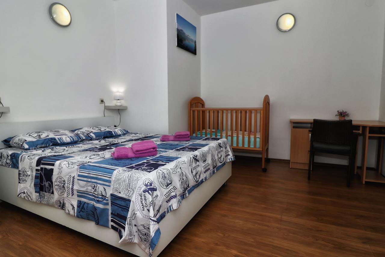 Apartments Amalia Ровинь Экстерьер фото
